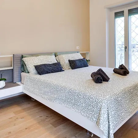 Aurelia Luxury